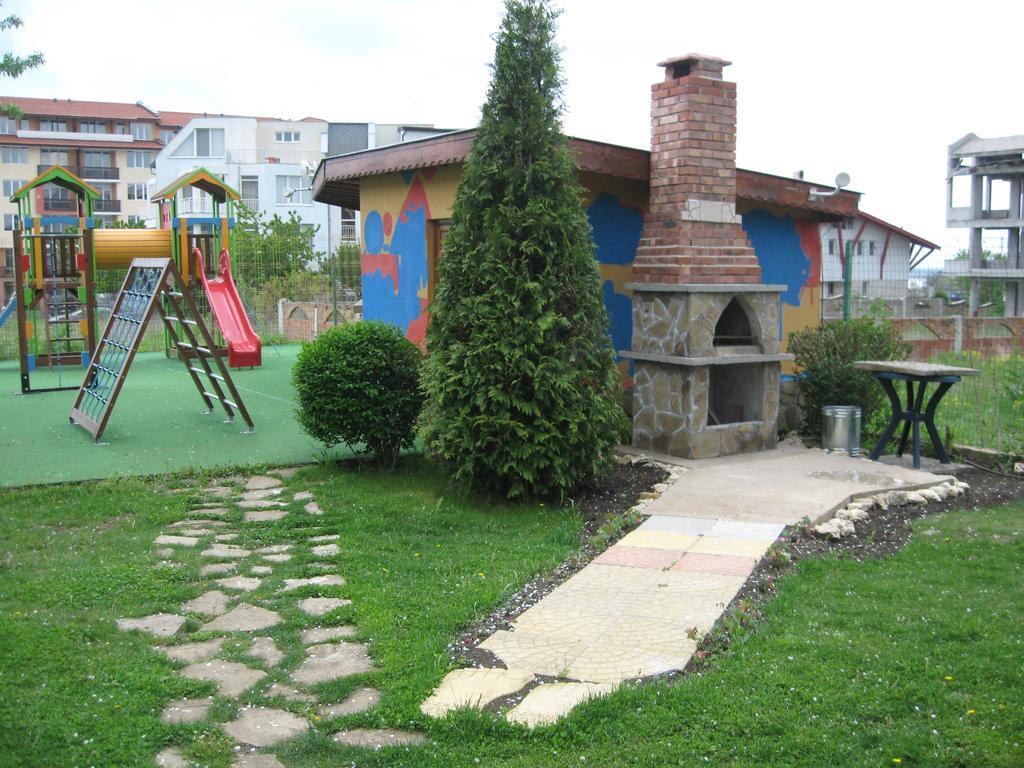 Chateau Aheloy Pomorie Exterior photo