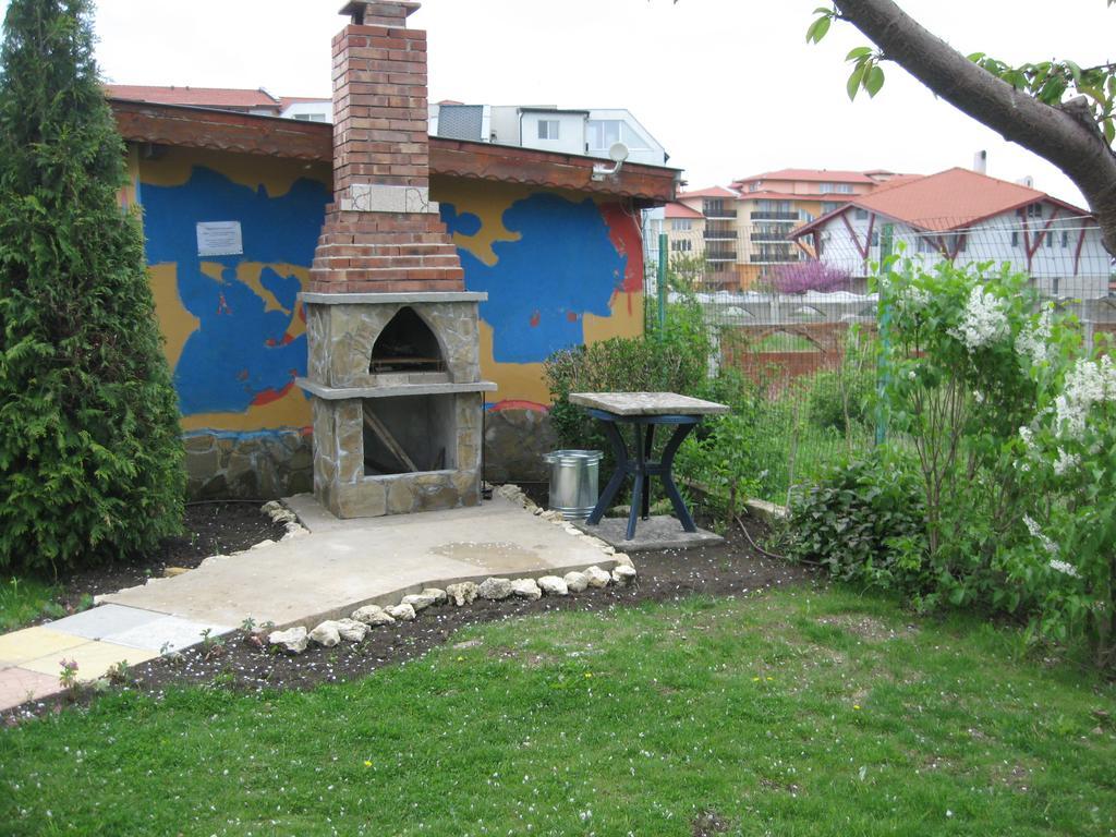 Chateau Aheloy Pomorie Exterior photo
