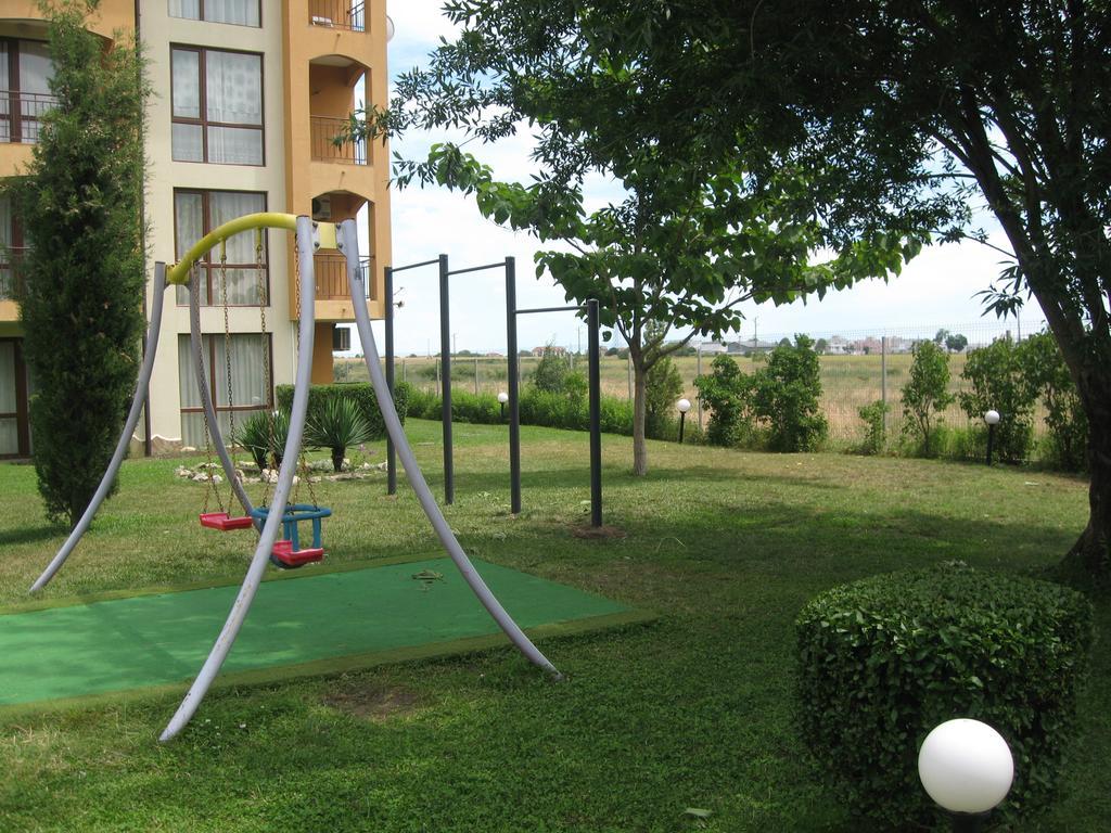 Chateau Aheloy Pomorie Exterior photo