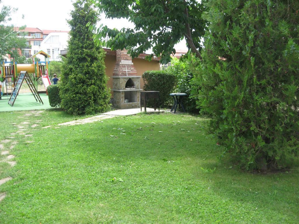 Chateau Aheloy Pomorie Exterior photo