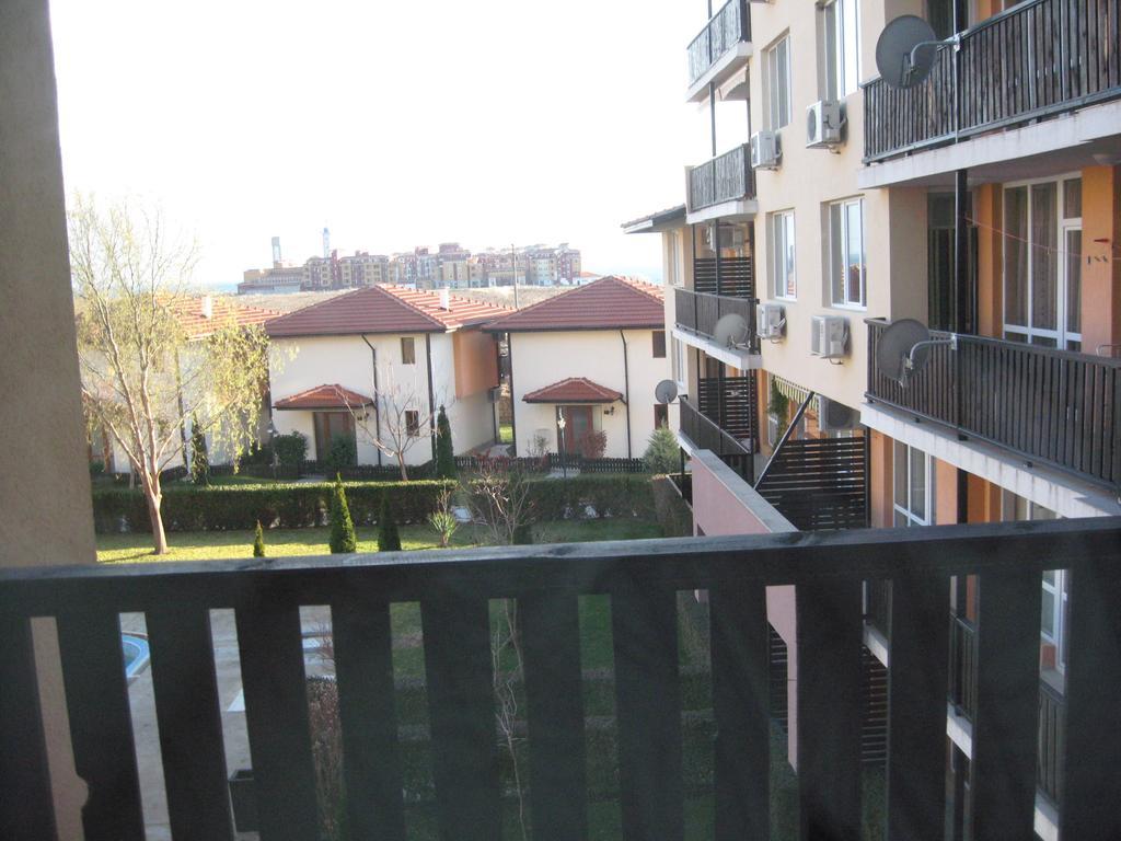 Chateau Aheloy Pomorie Exterior photo